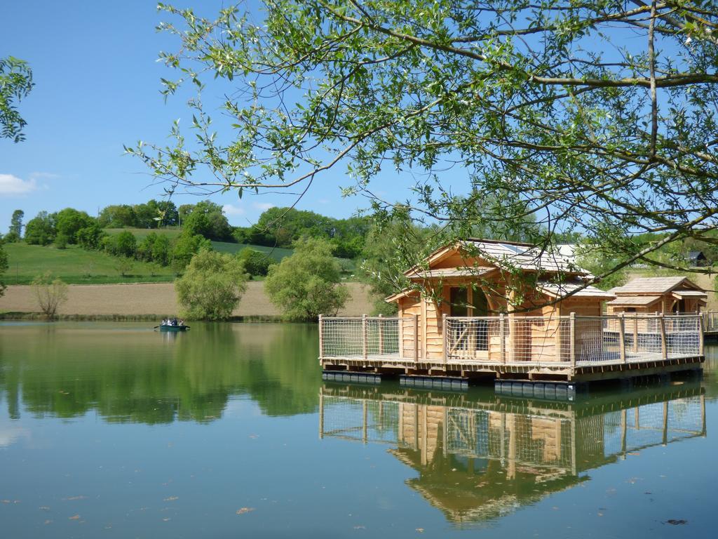 ホテルCabanes Flottantes Du Lac De Pelisse Douzains エクステリア 写真