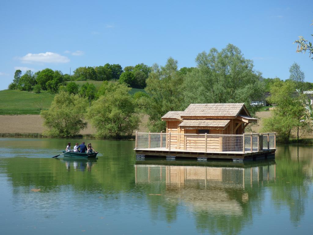 ホテルCabanes Flottantes Du Lac De Pelisse Douzains エクステリア 写真