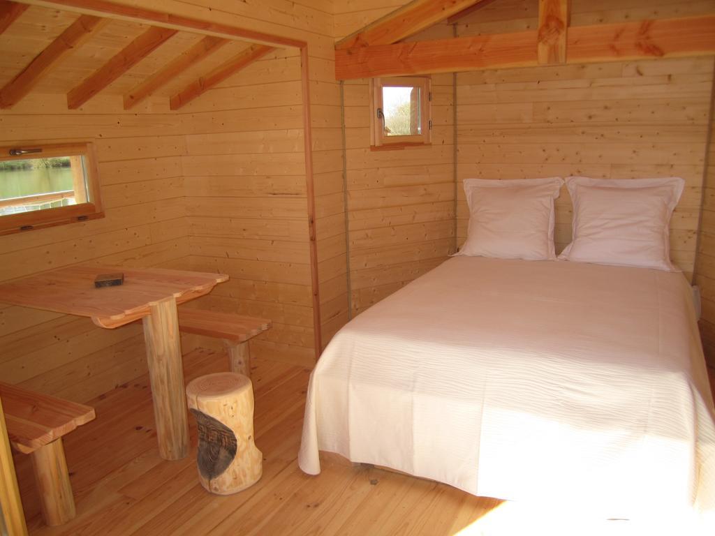 ホテルCabanes Flottantes Du Lac De Pelisse Douzains 部屋 写真